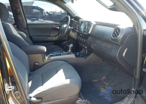 2017 Toyota Tacoma Trd Off Road z USA, uszkodzony, nr VIN 5TFCZ5AN2HX120475